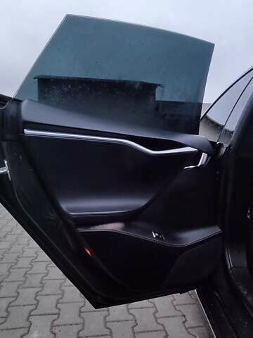 Серый Тесла Модель С, объемом двигателя 0 л и пробегом 226 тыс. км за 14800 $, фото 44 на Automoto.ua