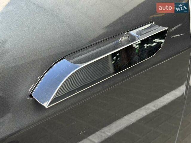 Тесла Модель С 2016 в Киеве на Automoto.ua Серый Тесла Модель С, объемом двигателя 0 л и пробегом 86 тыс. км за 23800 $, фото 7 на Automoto.ua