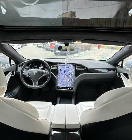 Серый Тесла Модель С, объемом двигателя 0 л и пробегом 69 тыс. км за 22900 $, фото 4 на Automoto.ua