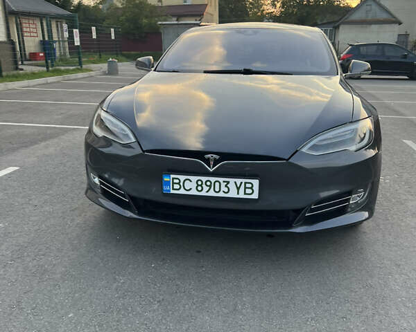 Серый Тесла Модель С, объемом двигателя 0 л и пробегом 231 тыс. км за 14999 $, фото 2 на Automoto.ua