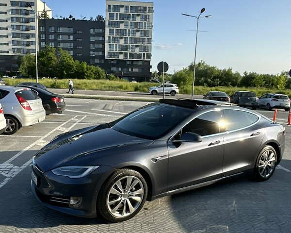 Серый Тесла Модель С, объемом двигателя 0 л и пробегом 98 тыс. км за 26500 $, фото 33 на Automoto.ua