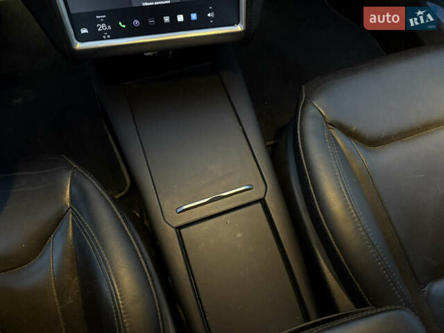 Серый Тесла Модель С, объемом двигателя 0 л и пробегом 300 тыс. км за 14700 $, фото 45 на Automoto.ua