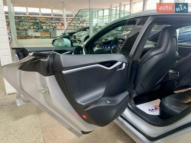 Сірий Тесла Модель С, об'ємом двигуна 0 л та пробігом 160 тис. км за 20790 $, фото 26 на Automoto.ua