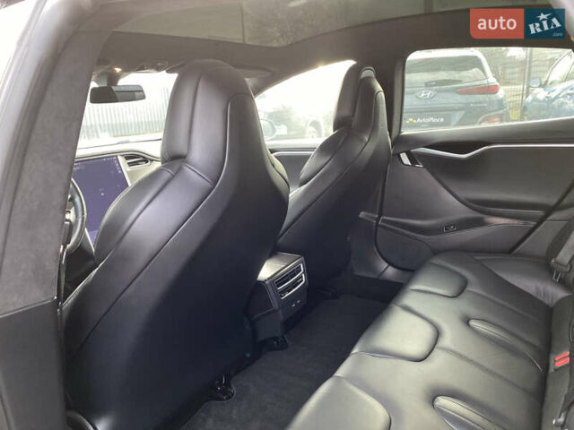 Серый Тесла Модель С, объемом двигателя 0 л и пробегом 233 тыс. км за 16800 $, фото 33 на Automoto.ua