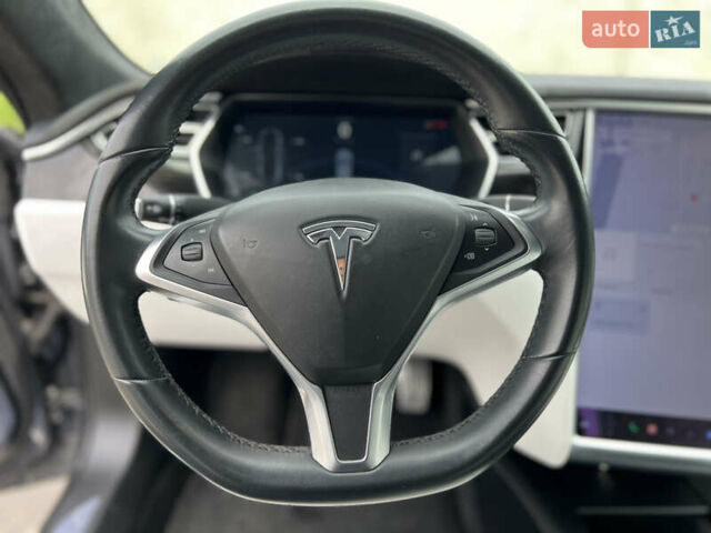 Серый Тесла Модель С, объемом двигателя 0 л и пробегом 97 тыс. км за 17499 $, фото 39 на Automoto.ua