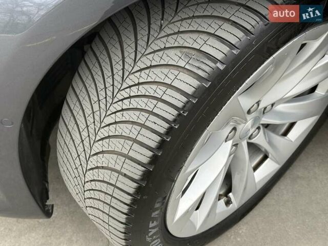 Серый Тесла Модель С, объемом двигателя 0 л и пробегом 111 тыс. км за 20500 $, фото 41 на Automoto.ua