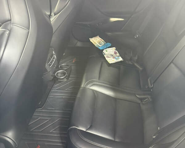 Серый Тесла Модель С, объемом двигателя 0 л и пробегом 122 тыс. км за 22000 $, фото 5 на Automoto.ua