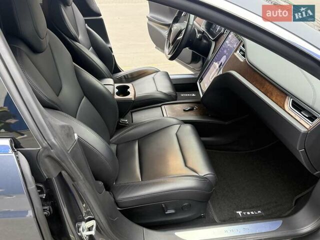 Серый Тесла Модель С, объемом двигателя 0 л и пробегом 111 тыс. км за 20500 $, фото 47 на Automoto.ua
