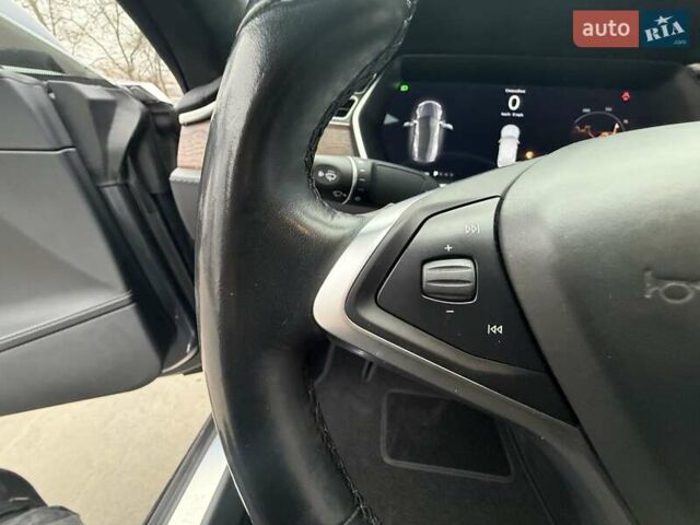 Серый Тесла Модель С, объемом двигателя 0 л и пробегом 111 тыс. км за 20500 $, фото 64 на Automoto.ua