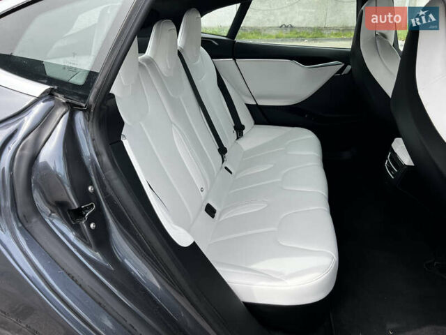 Серый Тесла Модель С, объемом двигателя 0 л и пробегом 97 тыс. км за 17499 $, фото 82 на Automoto.ua