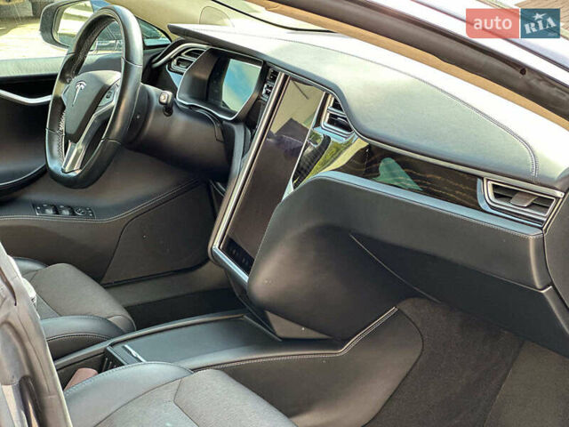 Серый Тесла Модель С, объемом двигателя 0 л и пробегом 50 тыс. км за 19230 $, фото 15 на Automoto.ua