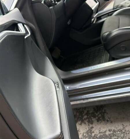 Серый Тесла Модель С, объемом двигателя 0 л и пробегом 220 тыс. км за 19000 $, фото 11 на Automoto.ua