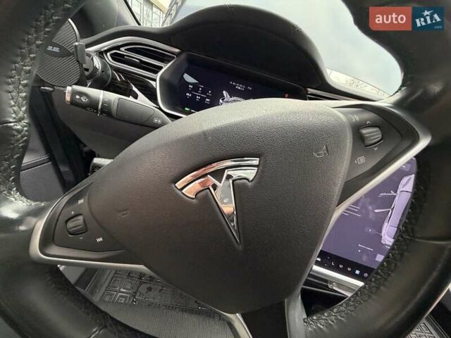 Серый Тесла Модель С, объемом двигателя 0 л и пробегом 220 тыс. км за 19000 $, фото 16 на Automoto.ua