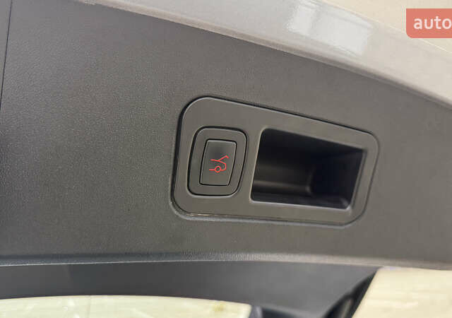 Серый Тесла Модель С, объемом двигателя 0 л и пробегом 166 тыс. км за 22500 $, фото 13 на Automoto.ua