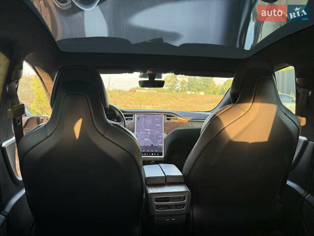 Серый Тесла Модель С, объемом двигателя 0 л и пробегом 86 тыс. км за 22700 $, фото 10 на Automoto.ua