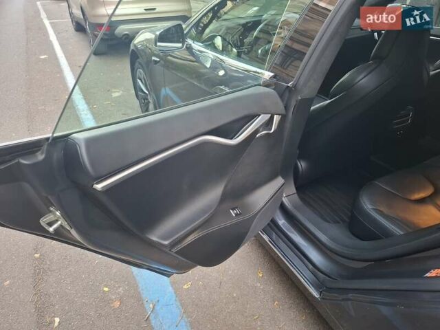 Серый Тесла Модель С, объемом двигателя 0 л и пробегом 202 тыс. км за 23000 $, фото 8 на Automoto.ua