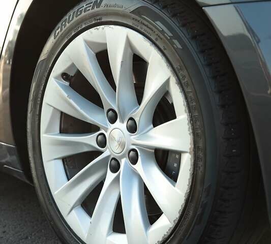 Серый Тесла Модель С, объемом двигателя 0 л и пробегом 166 тыс. км за 18900 $, фото 15 на Automoto.ua