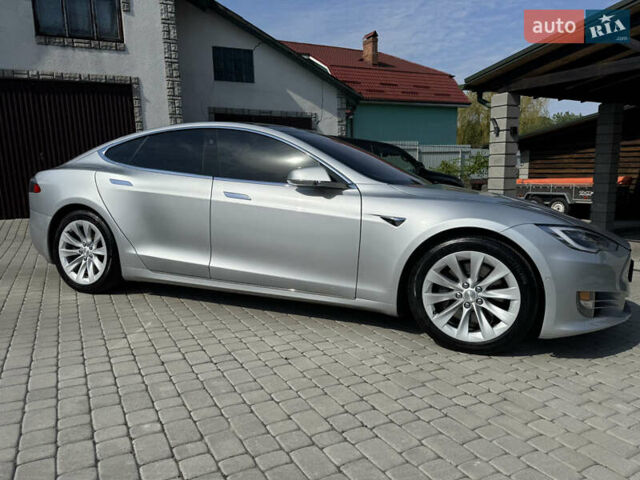 Серый Тесла Модель С, объемом двигателя 0 л и пробегом 250 тыс. км за 17500 $, фото 2 на Automoto.ua