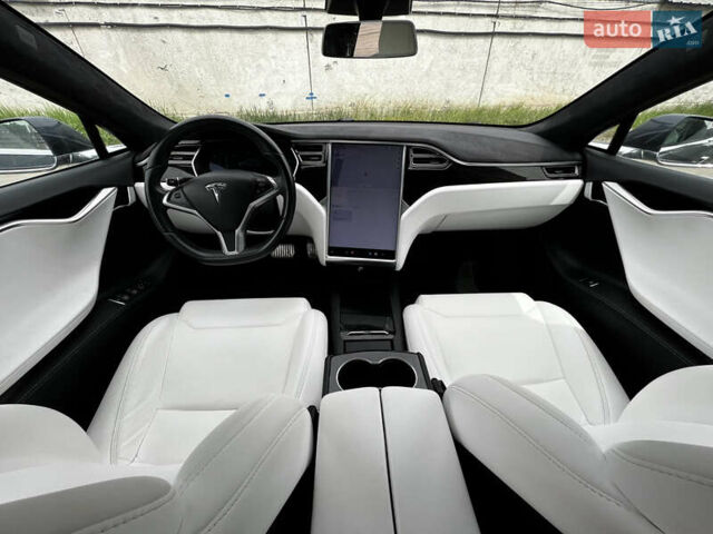 Серый Тесла Модель С, объемом двигателя 0 л и пробегом 97 тыс. км за 17499 $, фото 71 на Automoto.ua