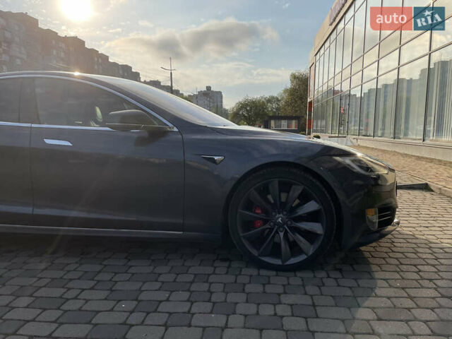 Тесла Модель С 2017 у Хмельницькому на Automoto.ua Сірий Тесла Модель С, об'ємом двигуна 0 л та пробігом 92 тис. км за 25888 $, фото 10 на Automoto.ua