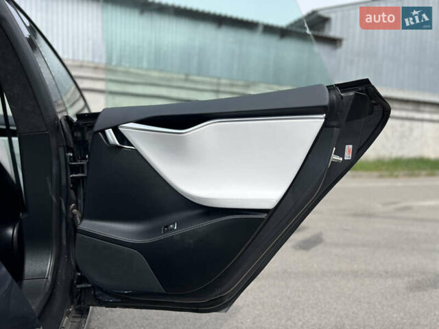 Серый Тесла Модель С, объемом двигателя 0 л и пробегом 97 тыс. км за 17499 $, фото 78 на Automoto.ua