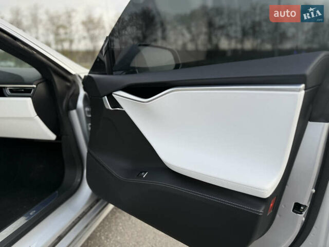 Серый Тесла Модель С, объемом двигателя 0 л и пробегом 141 тыс. км за 18350 $, фото 31 на Automoto.ua