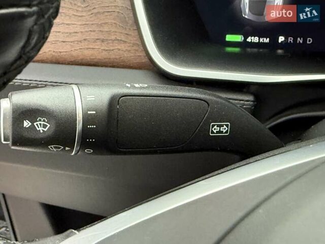 Серый Тесла Модель С, объемом двигателя 0 л и пробегом 111 тыс. км за 20500 $, фото 61 на Automoto.ua