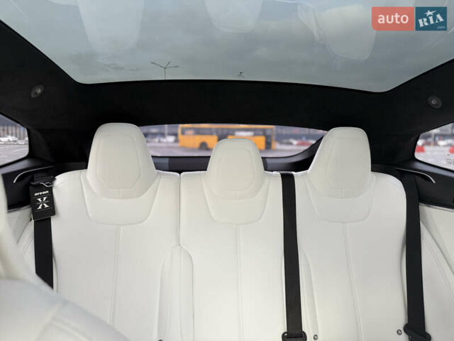 Серый Тесла Модель С, объемом двигателя 0 л и пробегом 141 тыс. км за 18350 $, фото 34 на Automoto.ua