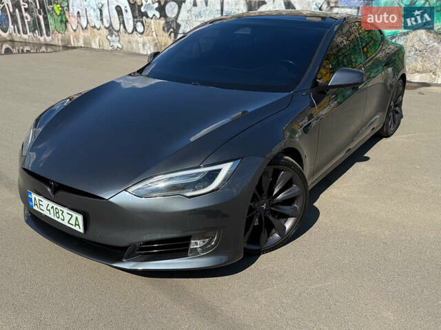 Серый Тесла Модель С, объемом двигателя 0 л и пробегом 60 тыс. км за 19500 $, фото 3 на Automoto.ua
