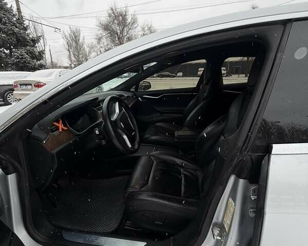 Сірий Тесла Модель С, об'ємом двигуна 0 л та пробігом 184 тис. км за 23000 $, фото 16 на Automoto.ua