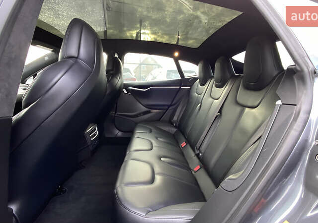 Серый Тесла Модель С, объемом двигателя 0 л и пробегом 233 тыс. км за 16800 $, фото 31 на Automoto.ua