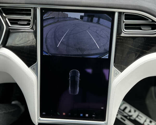 Серый Тесла Модель С, объемом двигателя 0 л и пробегом 97 тыс. км за 17499 $, фото 102 на Automoto.ua