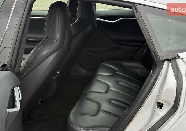 Серый Тесла Модель С, объемом двигателя 0 л и пробегом 166 тыс. км за 22500 $, фото 6 на Automoto.ua