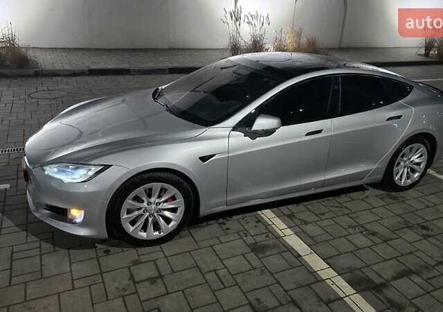 Сірий Тесла Модель С, об'ємом двигуна 0 л та пробігом 200 тис. км за 19900 $, фото 12 на Automoto.ua