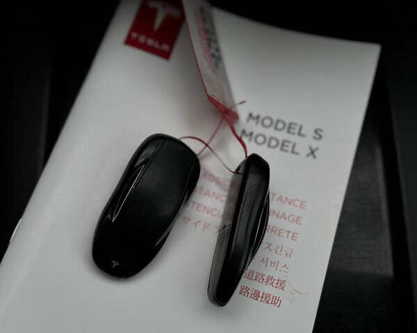 Серый Тесла Модель С, объемом двигателя 0 л и пробегом 161 тыс. км за 16700 $, фото 54 на Automoto.ua