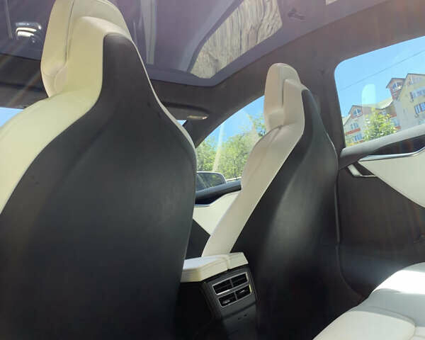 Сірий Тесла Модель С, об'ємом двигуна 0 л та пробігом 215 тис. км за 27000 $, фото 67 на Automoto.ua