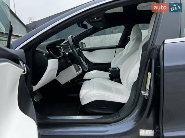Серый Тесла Модель С, объемом двигателя 0 л и пробегом 97 тыс. км за 17499 $, фото 49 на Automoto.ua
