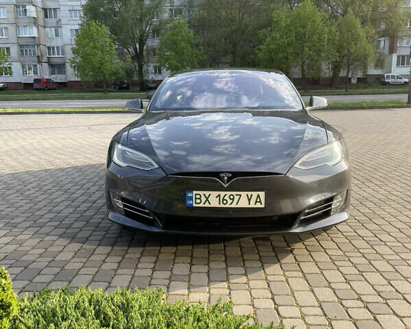 Тесла Модель С 2017 у Хмельницькому на Automoto.ua Сірий Тесла Модель С, об'ємом двигуна 0 л та пробігом 92 тис. км за 25888 $, фото 3 на Automoto.ua