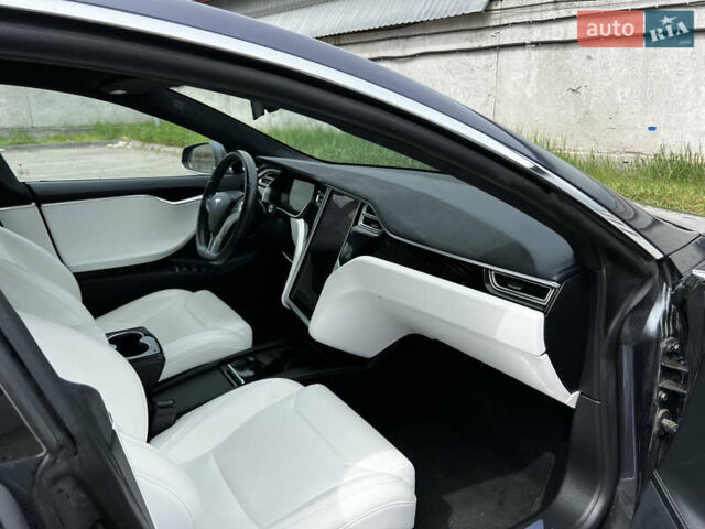 Серый Тесла Модель С, объемом двигателя 0 л и пробегом 97 тыс. км за 17499 $, фото 91 на Automoto.ua
