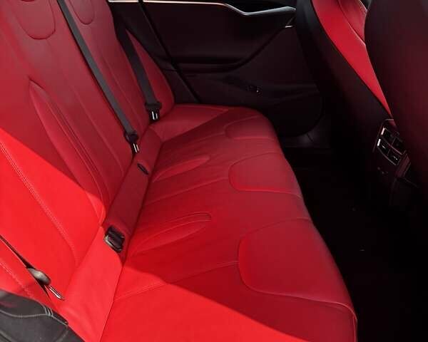 Серый Тесла Модель С, объемом двигателя 0 л и пробегом 107 тыс. км за 22500 $, фото 23 на Automoto.ua