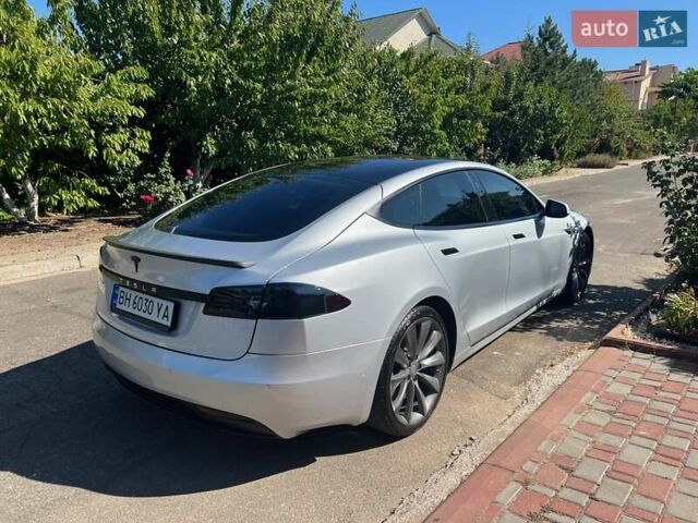 Серый Тесла Модель С, объемом двигателя 0 л и пробегом 130 тыс. км за 22999 $, фото 4 на Automoto.ua