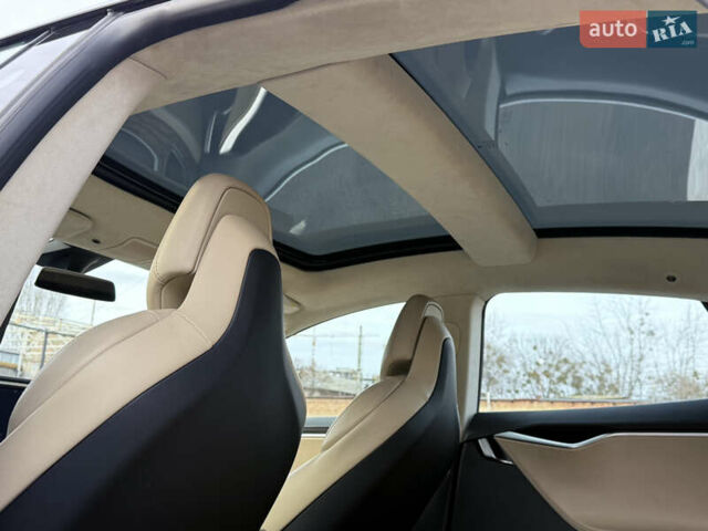 Серый Тесла Модель С, объемом двигателя 0 л и пробегом 141 тыс. км за 19000 $, фото 7 на Automoto.ua