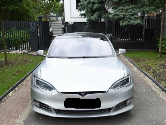 Серый Тесла Модель С, объемом двигателя 0 л и пробегом 83 тыс. км за 11576 $, фото 1 на Automoto.ua