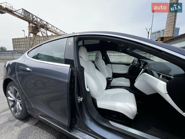 Серый Тесла Модель С, объемом двигателя 0 л и пробегом 97 тыс. км за 17499 $, фото 93 на Automoto.ua