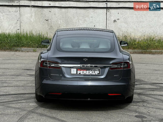 Серый Тесла Модель С, объемом двигателя 0 л и пробегом 97 тыс. км за 17499 $, фото 21 на Automoto.ua