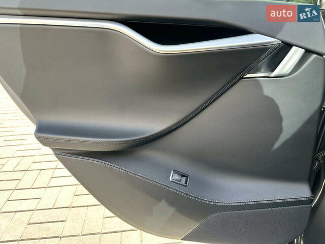 Серый Тесла Модель С, объемом двигателя 0 л и пробегом 50 тыс. км за 19230 $, фото 13 на Automoto.ua