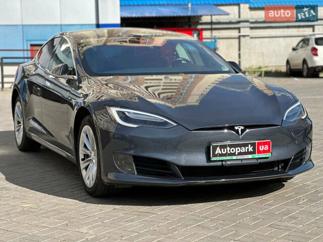 Серый Тесла Модель С, объемом двигателя 0 л и пробегом 50 тыс. км за 19230 $, фото 4 на Automoto.ua