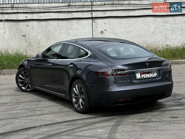 Серый Тесла Модель С, объемом двигателя 0 л и пробегом 97 тыс. км за 17499 $, фото 25 на Automoto.ua