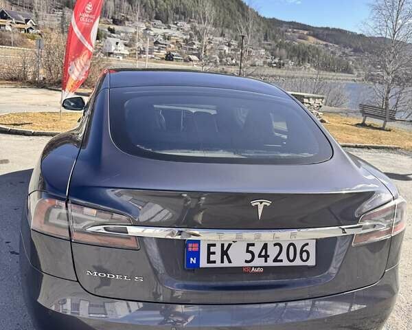 Серый Тесла Модель С, объемом двигателя 0 л и пробегом 127 тыс. км за 23877 $, фото 30 на Automoto.ua