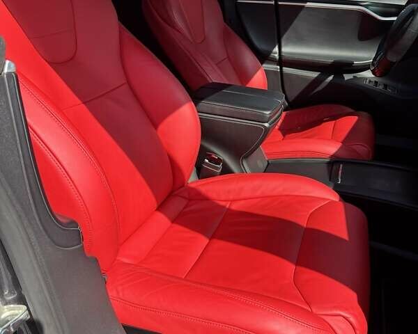 Серый Тесла Модель С, объемом двигателя 0 л и пробегом 107 тыс. км за 22500 $, фото 19 на Automoto.ua